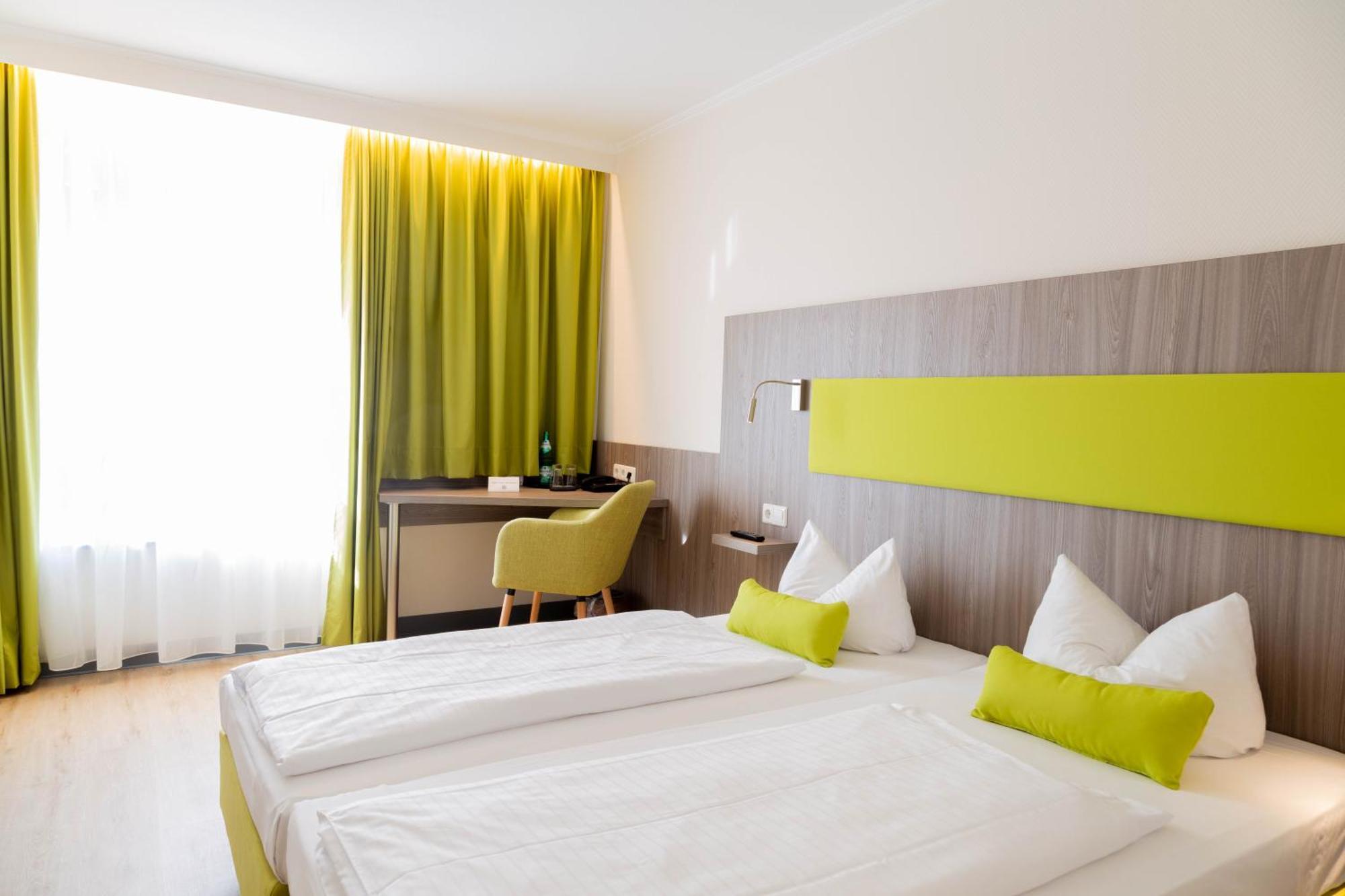Das Ebertor - Hotel & Hostel Boppard Exterior photo