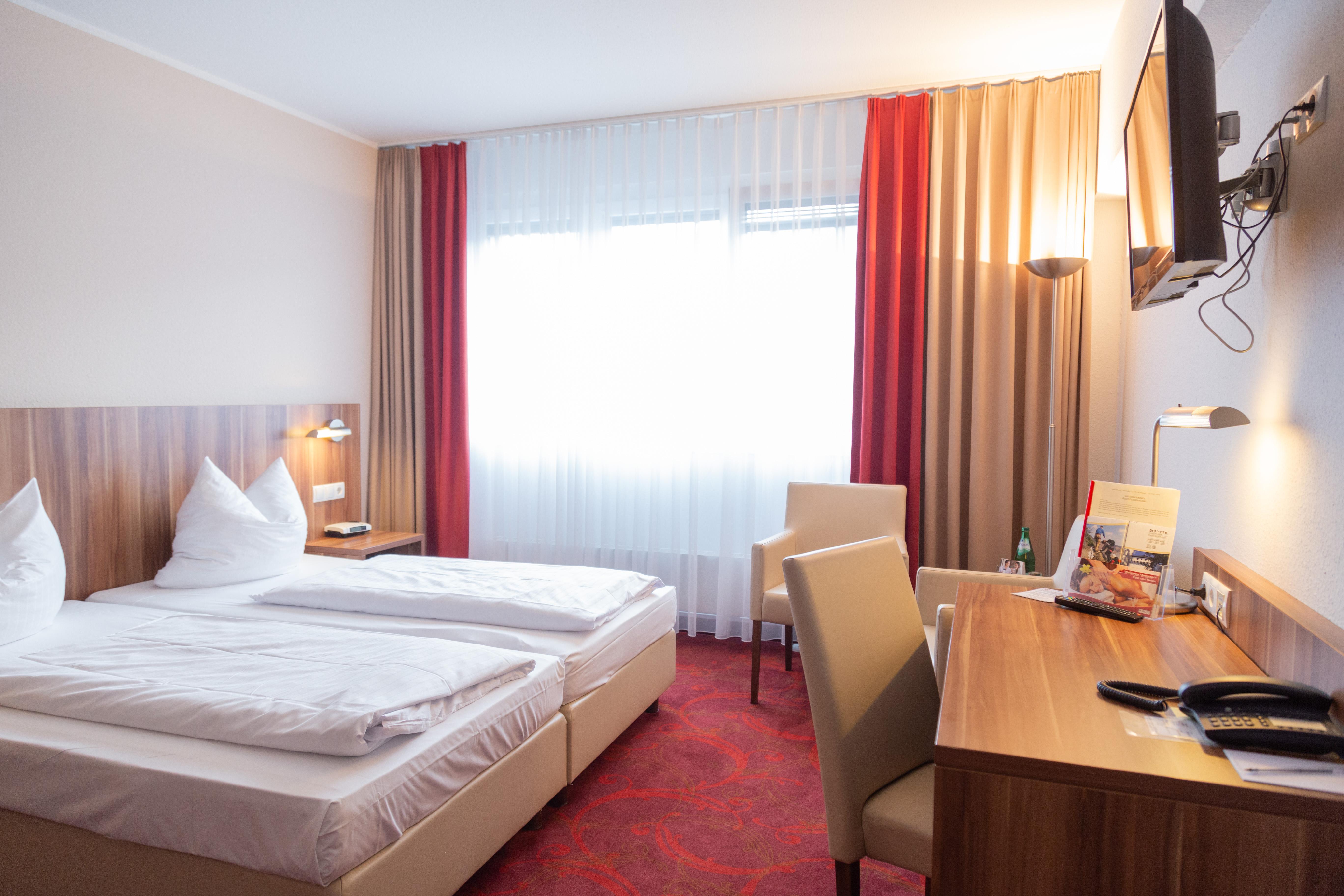 Das Ebertor - Hotel & Hostel Boppard Exterior photo