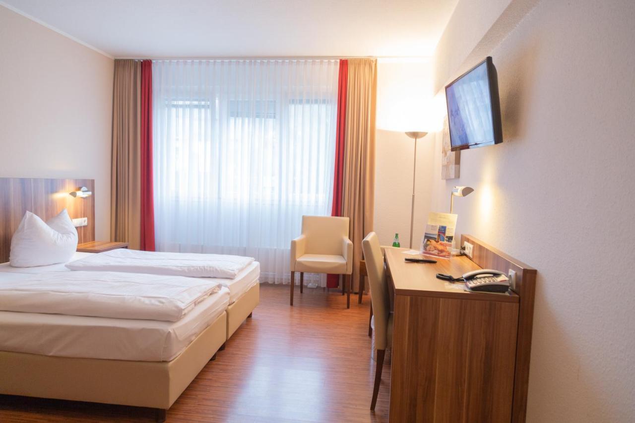 Das Ebertor - Hotel & Hostel Boppard Exterior photo